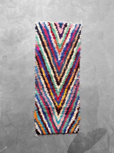 alfombra boucherouite con rayas invertidas de colores