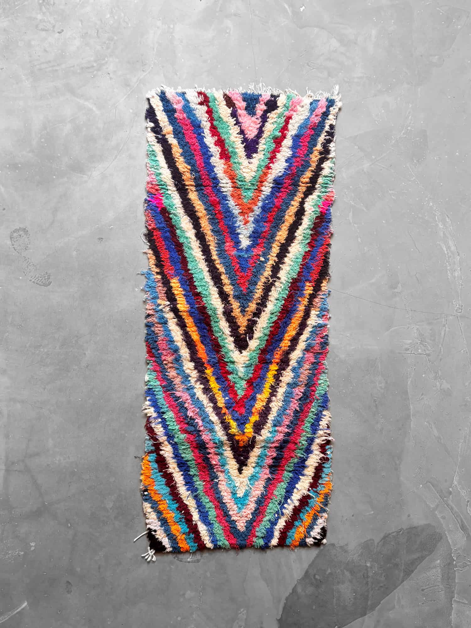 alfombra boucherouite con rayas invertidas de colores