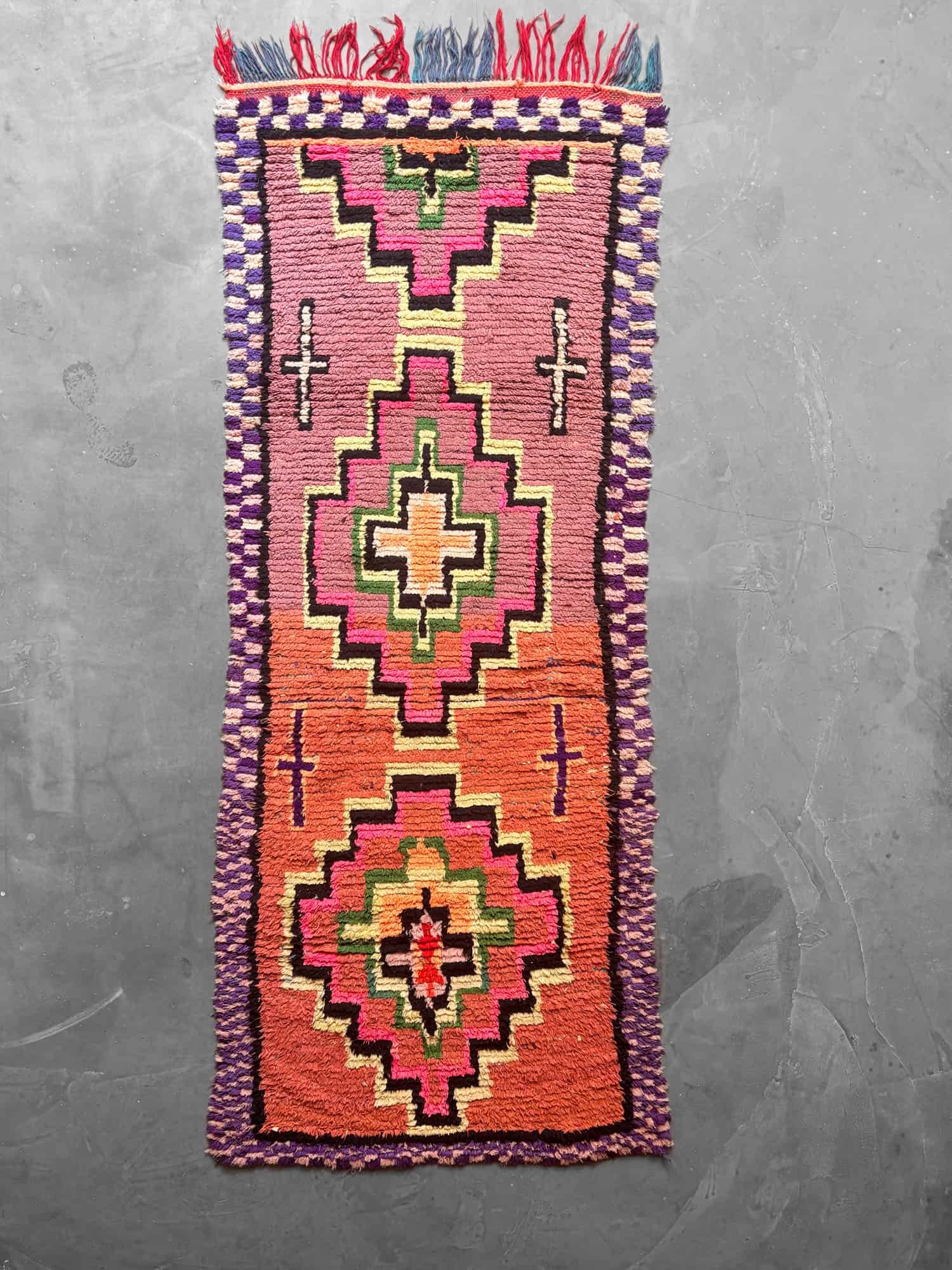 alfombra boucherouite de pasillo color fluor